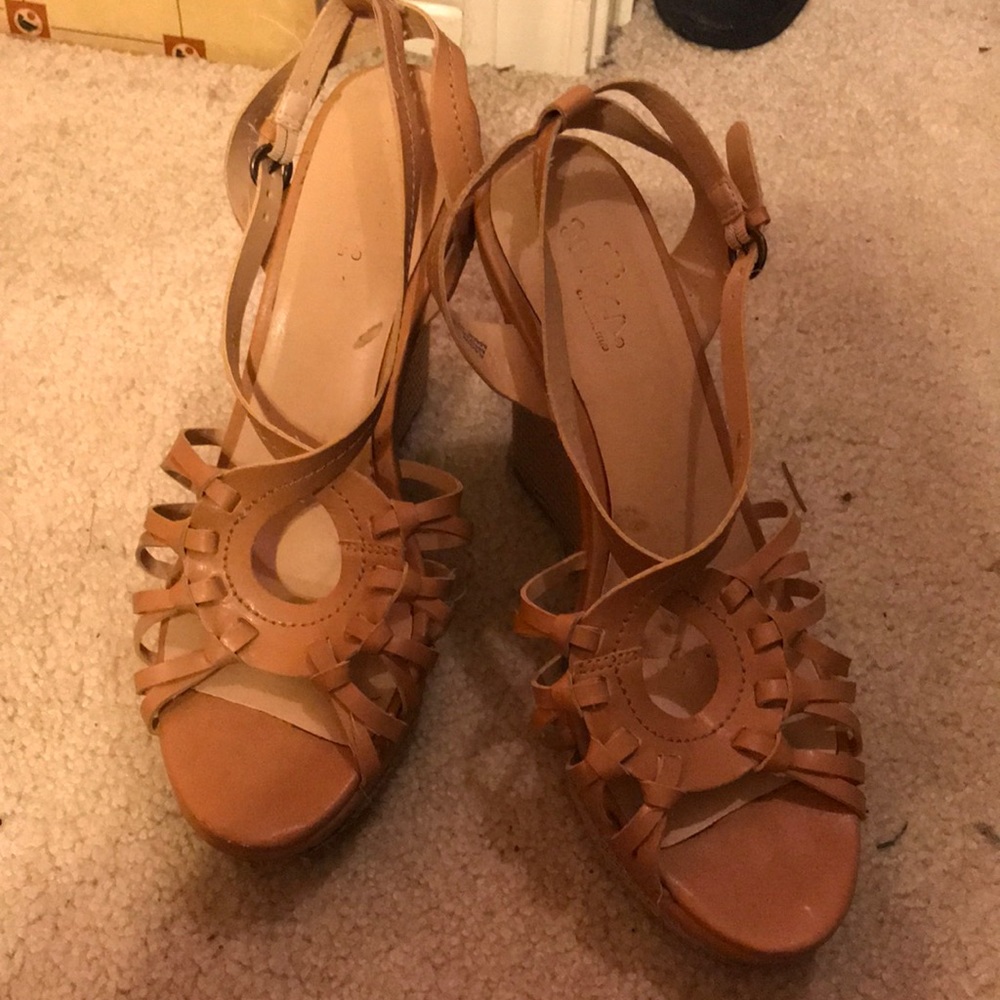 Tan Wedges